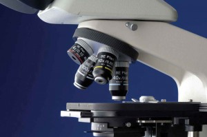Nikon_E100-4-position-nosepiece